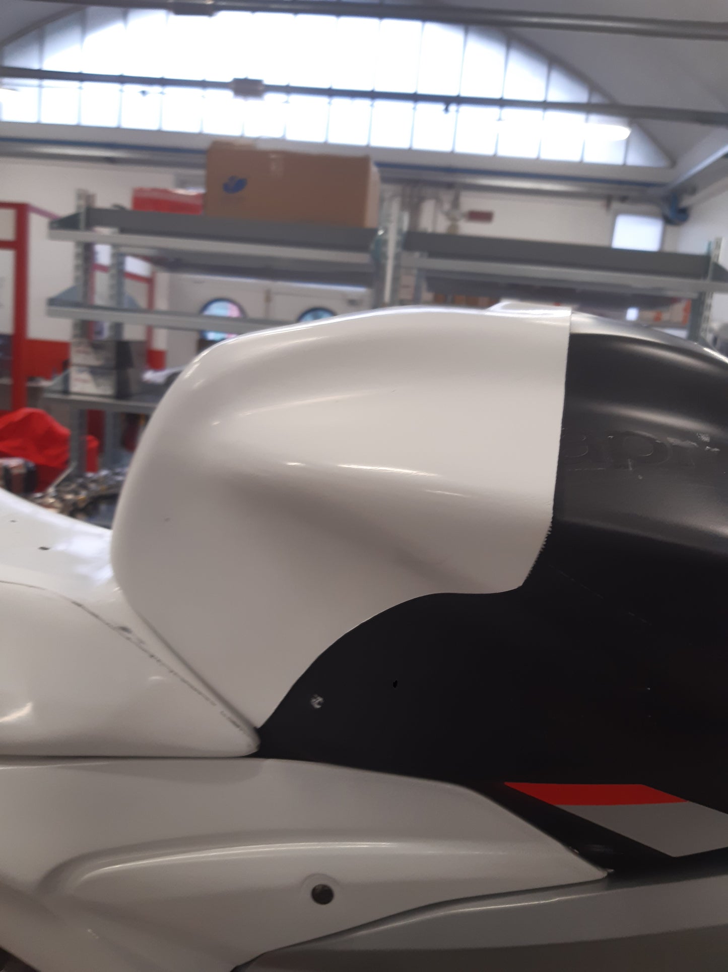 Distanziale serbatoio - AP1615 PER APRILIA RS 660 TROFEO