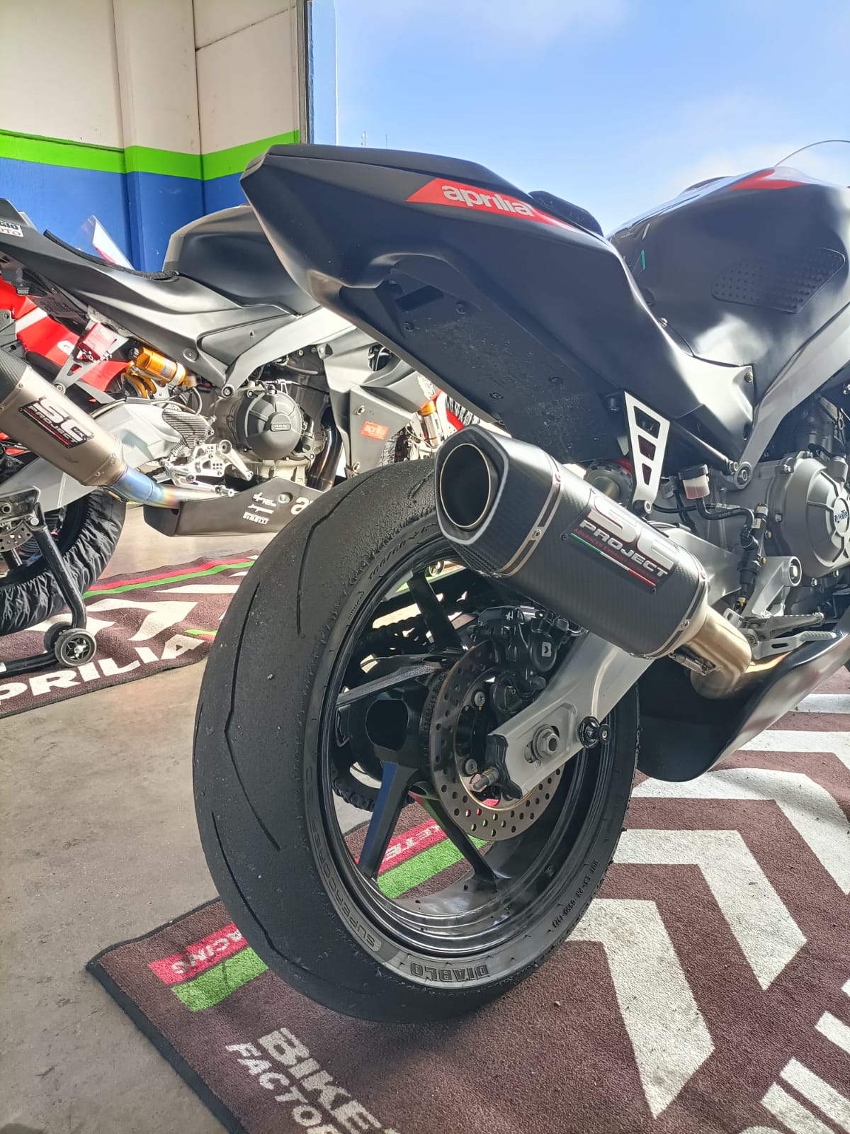 Aprilia Rs 457 Trofeo Box Noleggio Moto Pista BMR Noleggi Dettaglio Scarico Sc