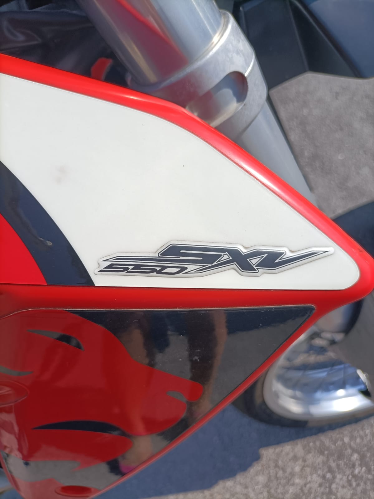 In Vendita Aprilia SXV 550 Motard Km 1.470 Originale Aprilia Racing in Pronta Consegna