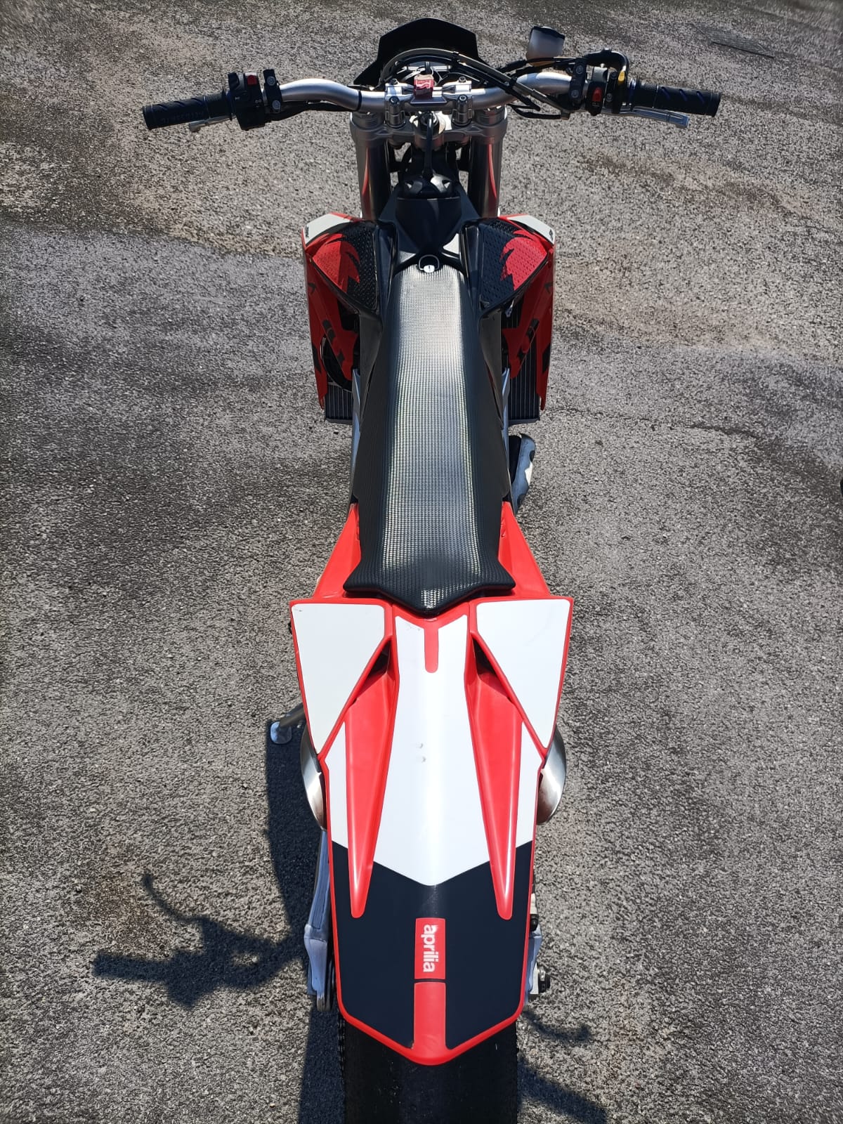 In Vendita Aprilia SXV 550 Motard Km 1.470 Originale Aprilia Racing in Pronta Consegna