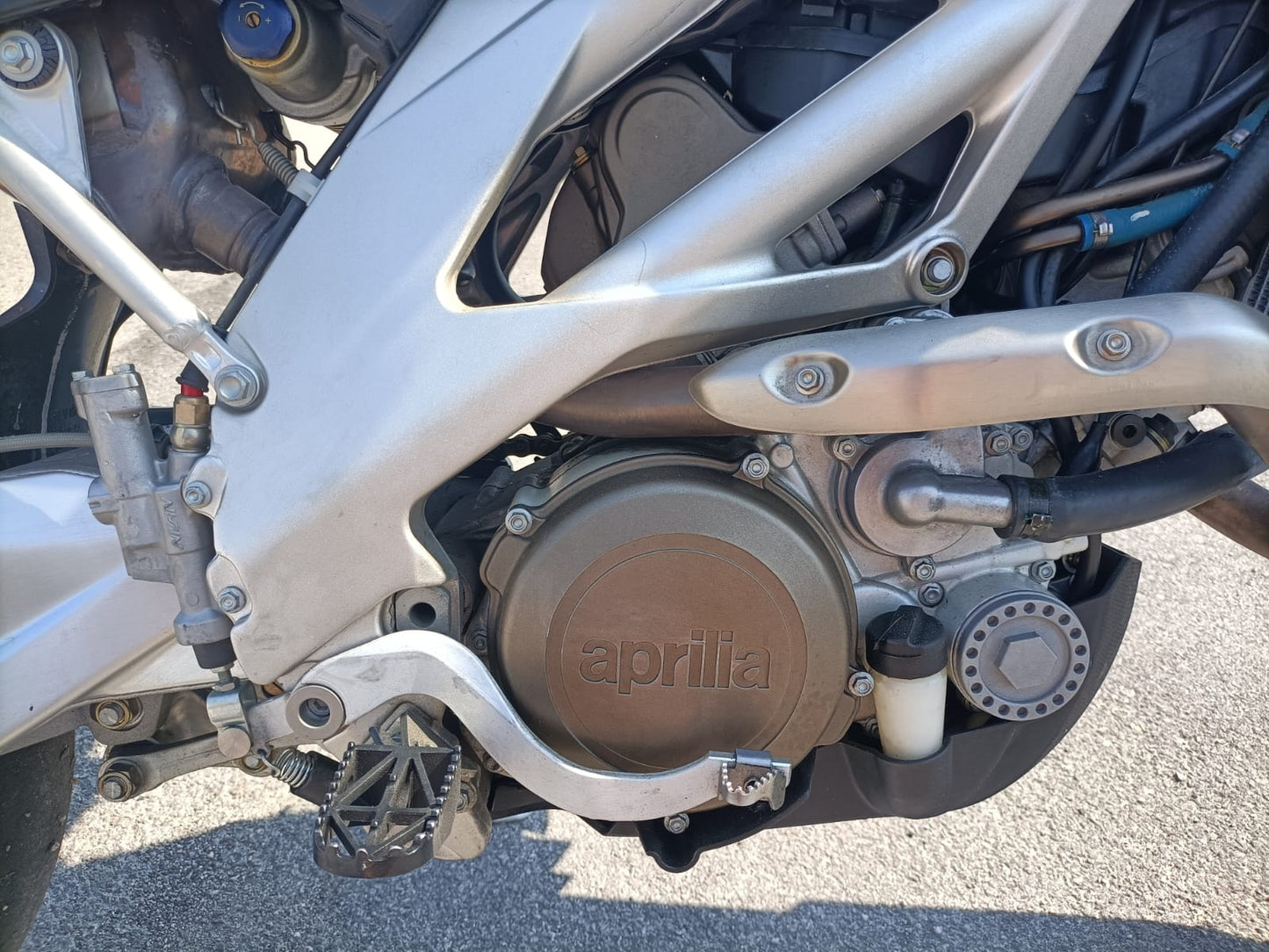 In Vendita Aprilia SXV 550 Motard Km 1.470 Originale Aprilia Racing in Pronta Consegna