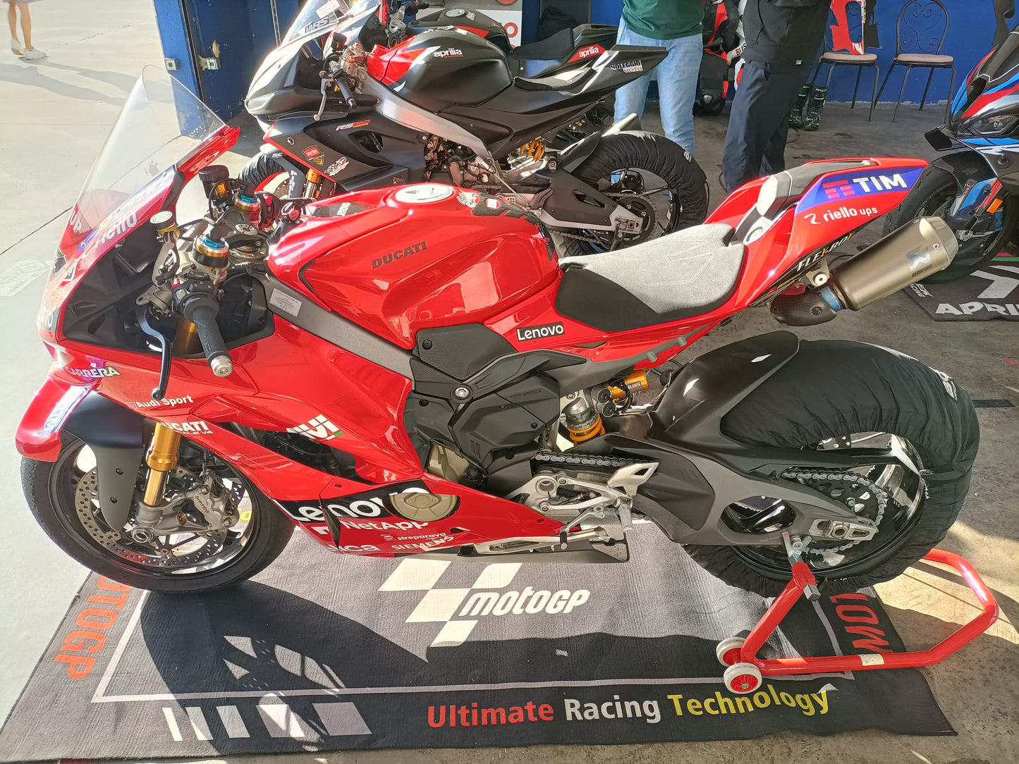 Ducati Panigale V4S 2025 Akrapovic – Noleggio Offerta Tutti Pazzi Per La Pista