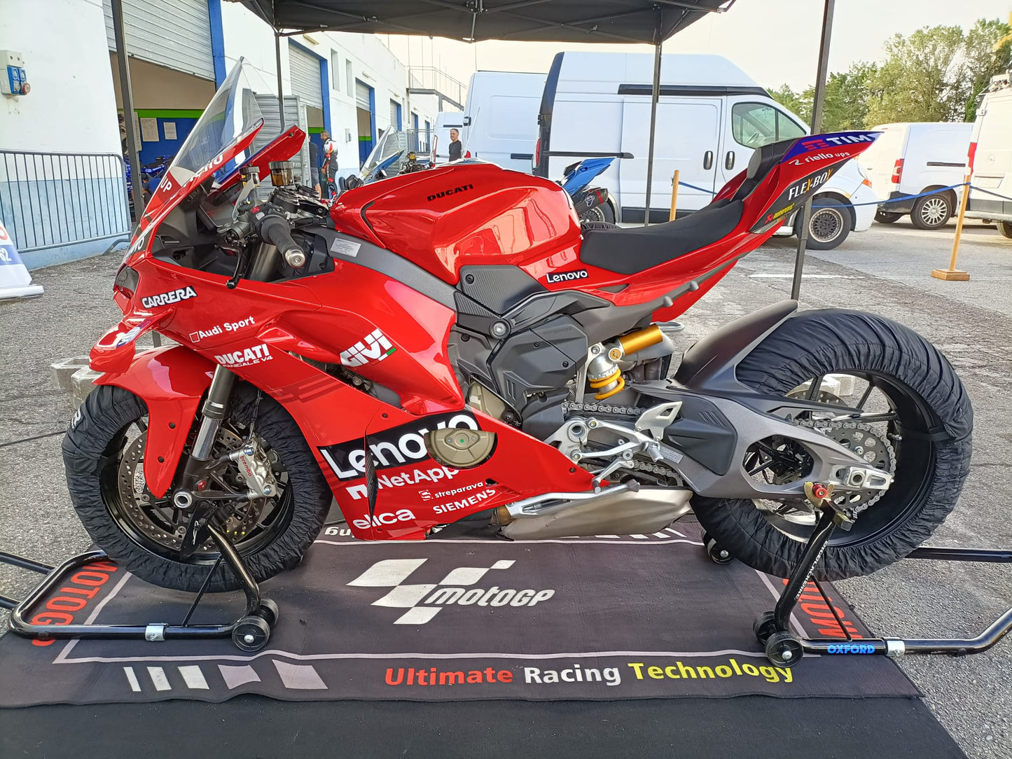 Ducati Panigale V4 2025 Standard – Noleggio Offerta Tutti Pazzi Per La Pista