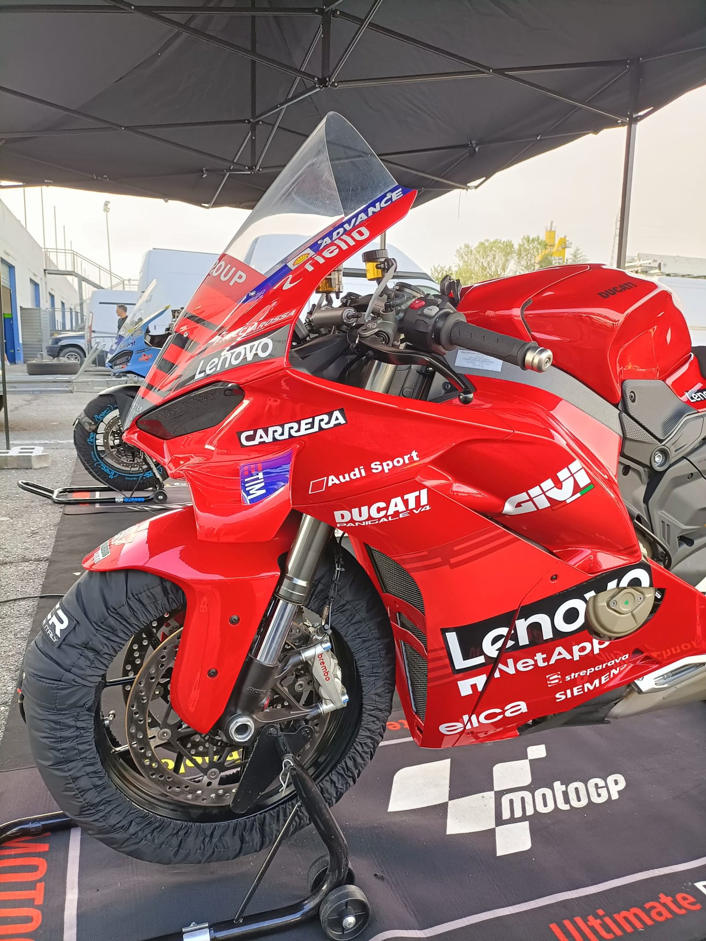 Ducati Panigale V4 2025 Standard – Noleggio Offerta Tutti Pazzi Per La Pista