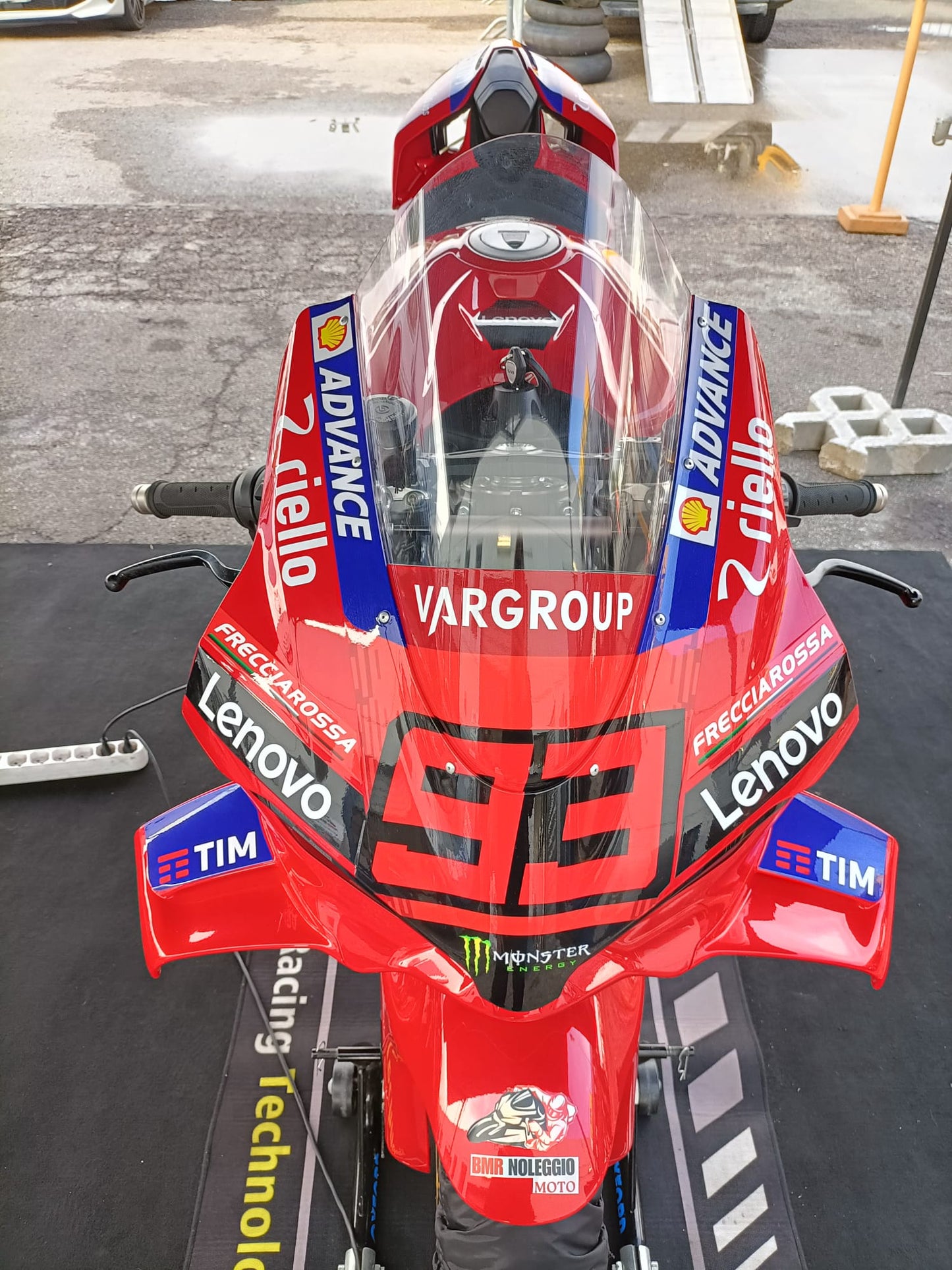 Ducati Panigale V4 2025 Standard – Noleggio Offerta Tutti Pazzi Per La Pista