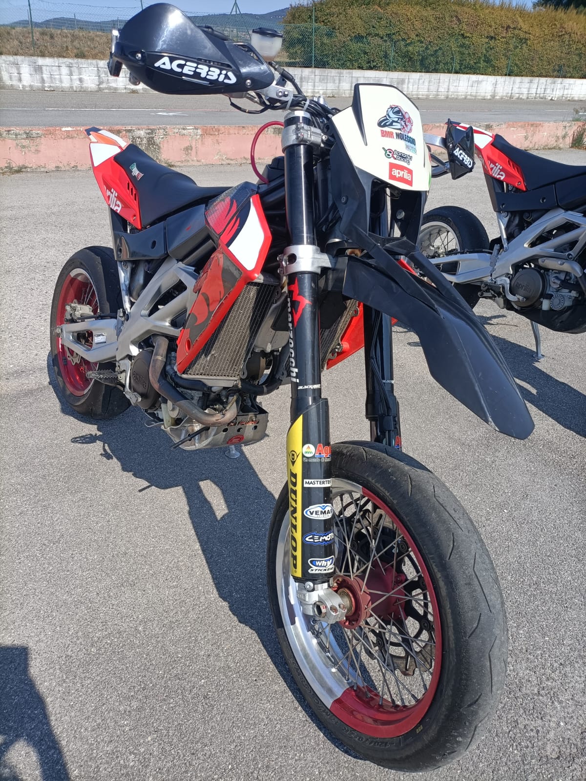 In Vendita Aprilia SXV 550 Motard Km 11.786 Aprilia Racing in Pronta Consegna