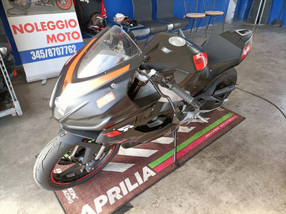 Aprilia Rs 457 Trofeo Box Noleggio Moto Pista BMR Noleggi Vista Laterale Cupolino