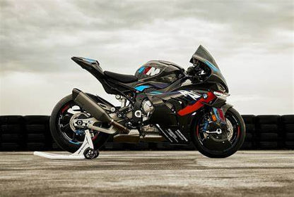 BMW M1000RR Competition – Noleggio Pista Luxury per Piloti Esigenti