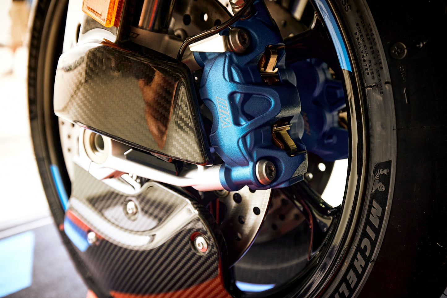 NOLEGGIO IN PISTA BMW M 1000 RR 2023 CIRCUITO MAGIONE (PG)