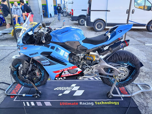 Ducati Panigale V2 2025 Replica Alex Marchez Vista Laterale Pronta per il Noleggio