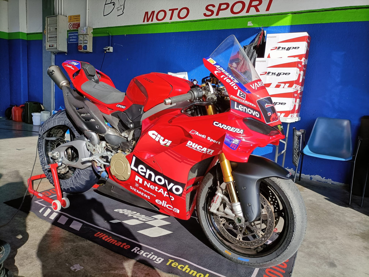 Noleggio Ducati Panigale V4S 2025 Akrapovic Offerta 26 Settembre 2025 Magione