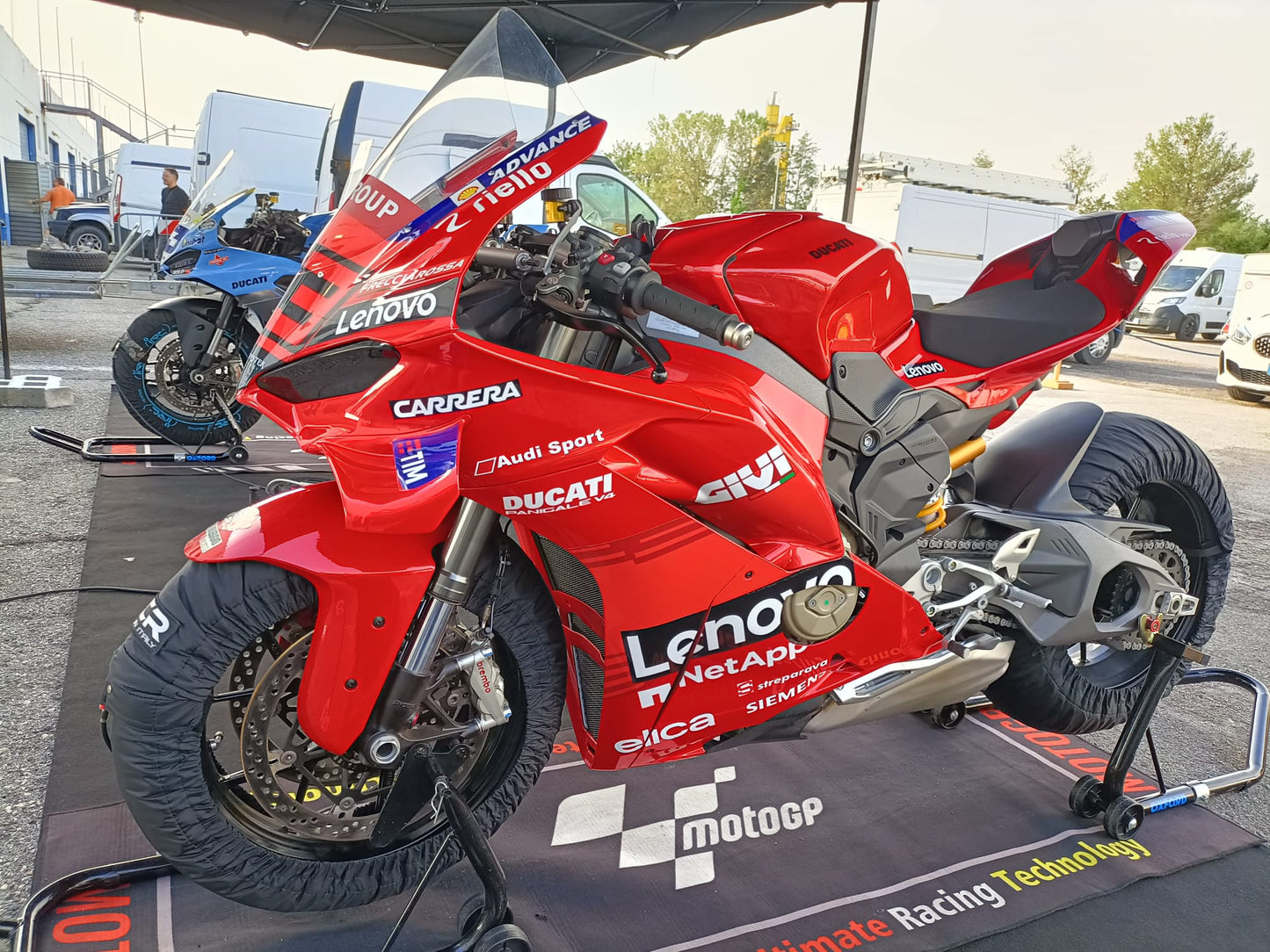 Ducati Panigale V4 2025 Standard – Noleggio Offerta Tutti Pazzi Per La Pista