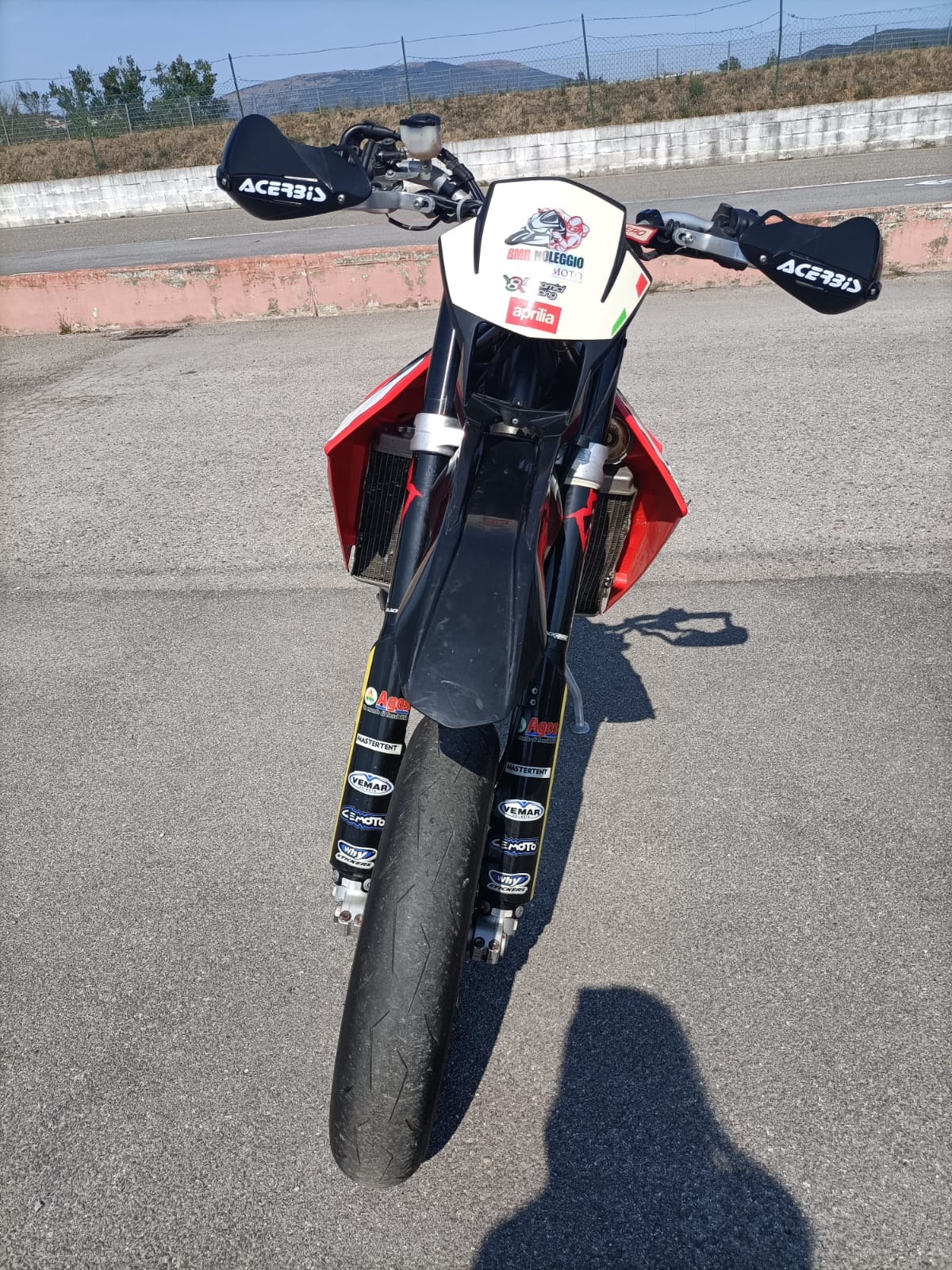 In Vendita Aprilia SXV 550 Motard Km 11.786 Aprilia Racing in Pronta Consegna
