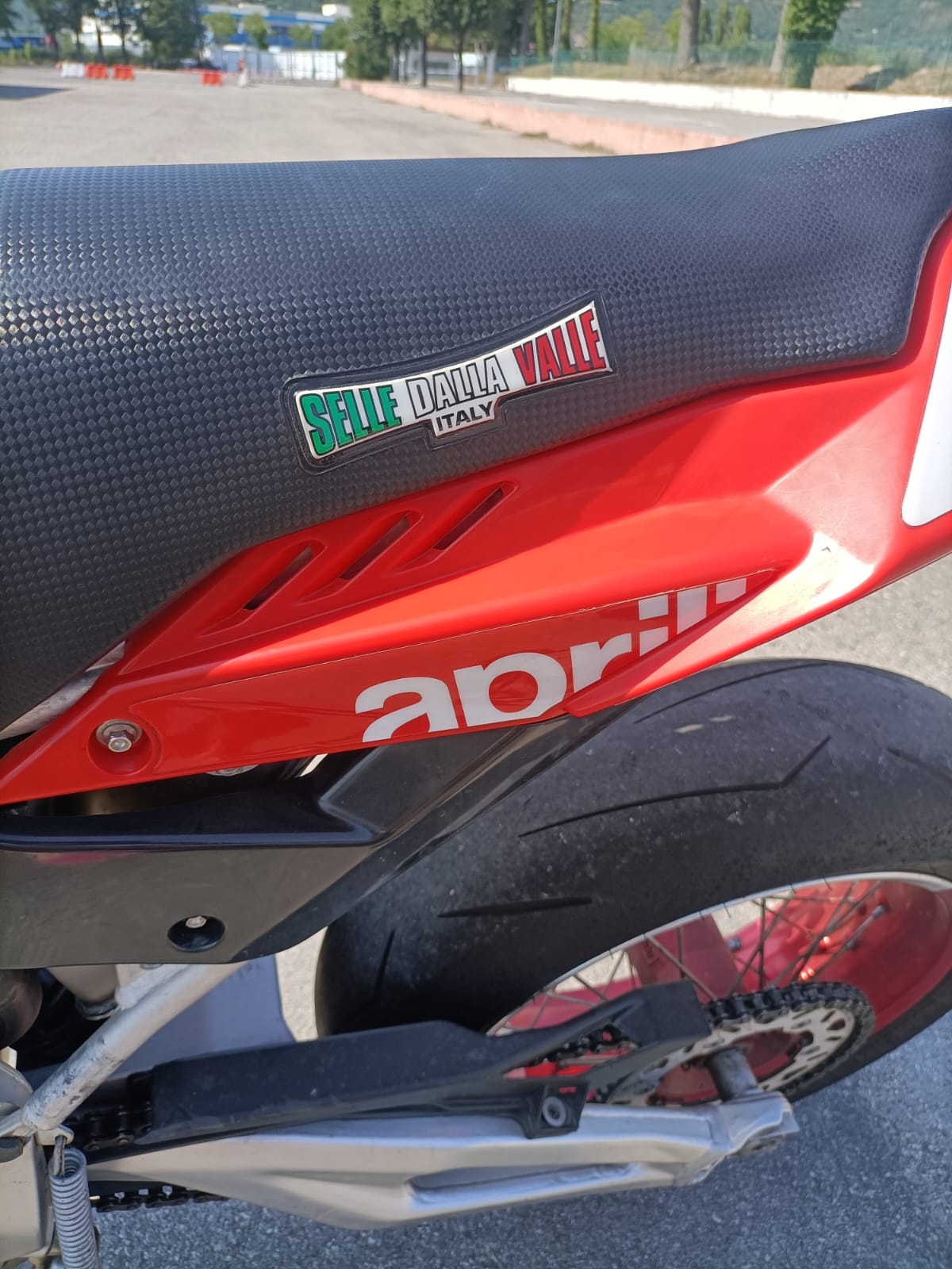 In Vendita Aprilia SXV 550 Motard Km 11.786 Aprilia Racing in Pronta Consegna