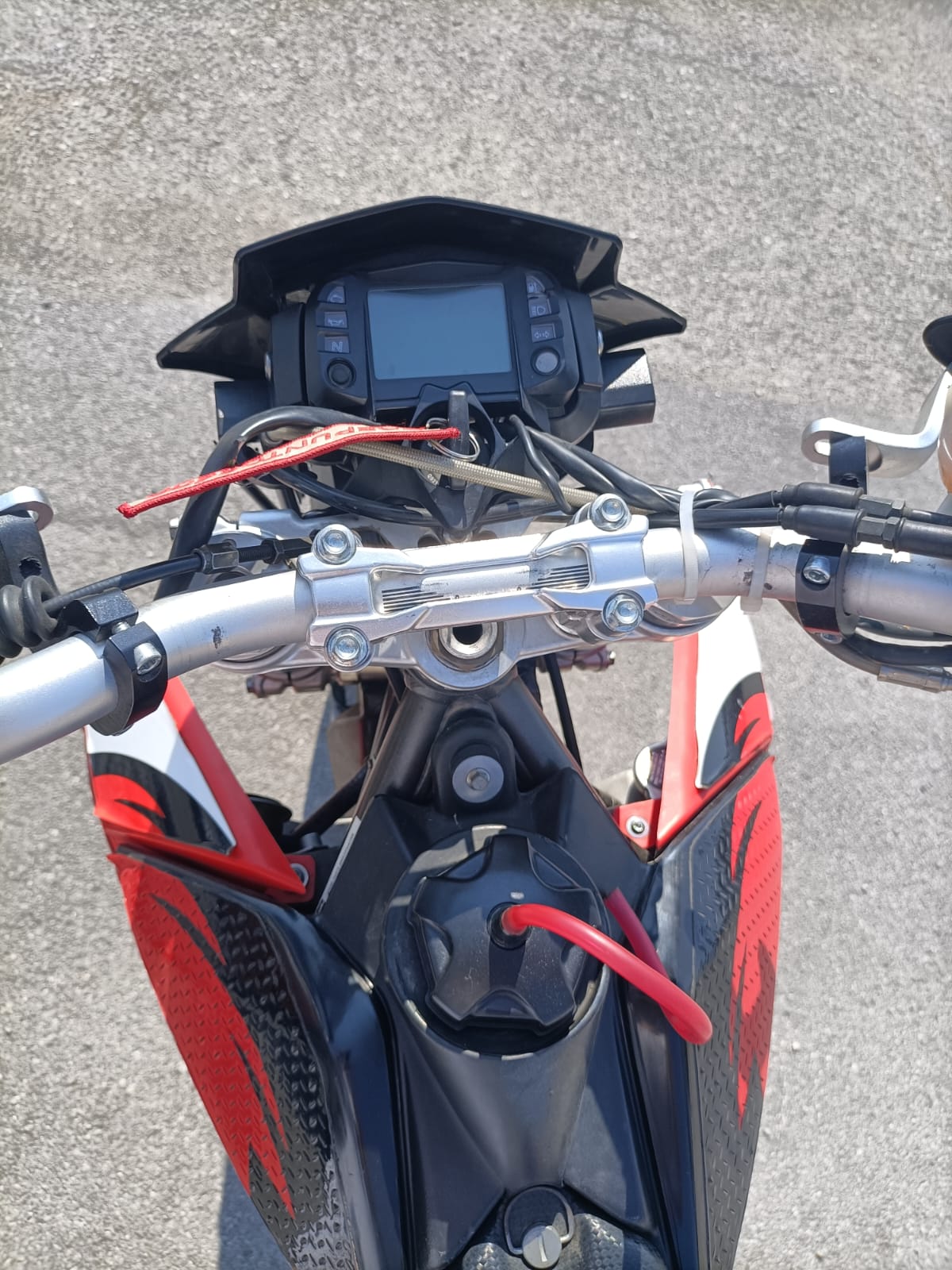 In Vendita Aprilia SXV 550 Motard Km 11.786 Aprilia Racing in Pronta Consegna