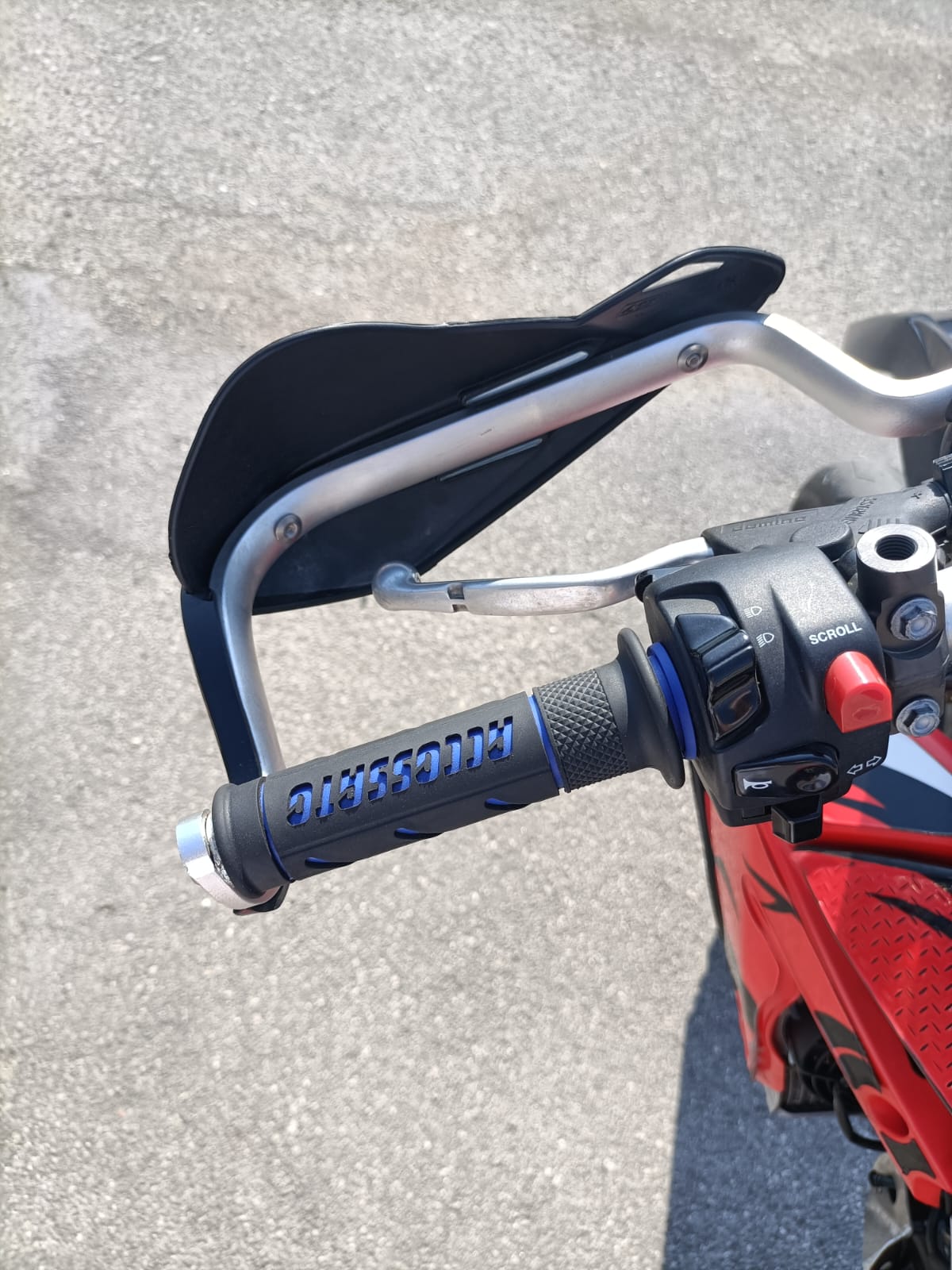 In Vendita Aprilia SXV 550 Motard Km 11.786 Aprilia Racing in Pronta Consegna