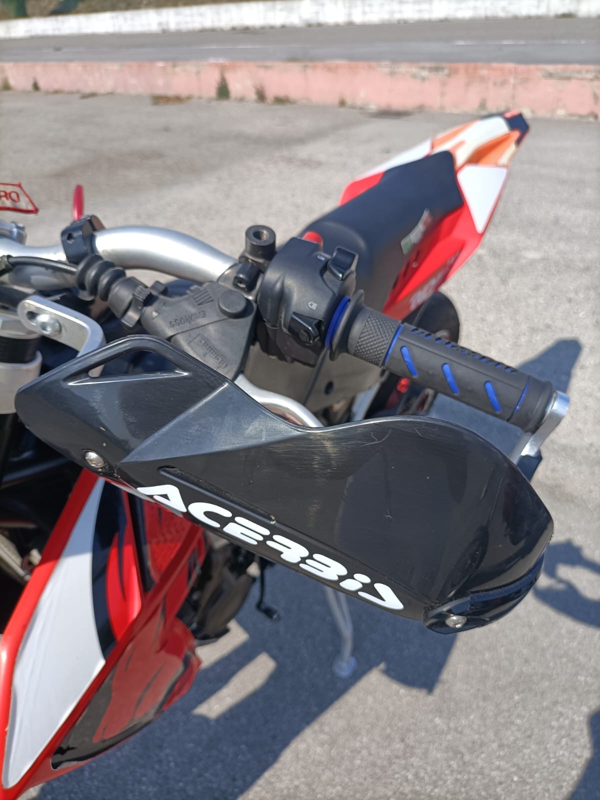 BMR NOLEGGI APRILIA SXV 550 APRILIA RACING Vendita Aprilia SXV 550 Motard Aprilia Racing in Pronta Consegna