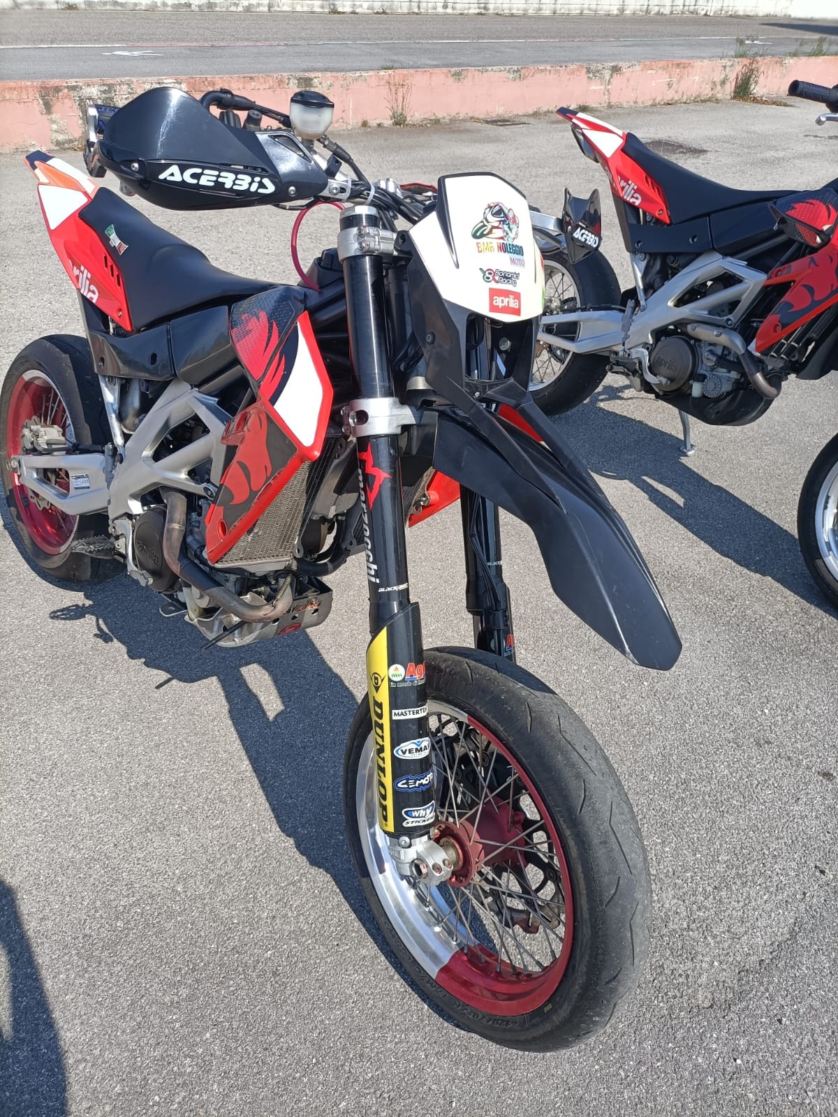 BMR NOLEGGI APRILIA SXV 550 APRILIA RACING Vendita Aprilia SXV 550 Motard Aprilia Racing in Pronta Consegna
