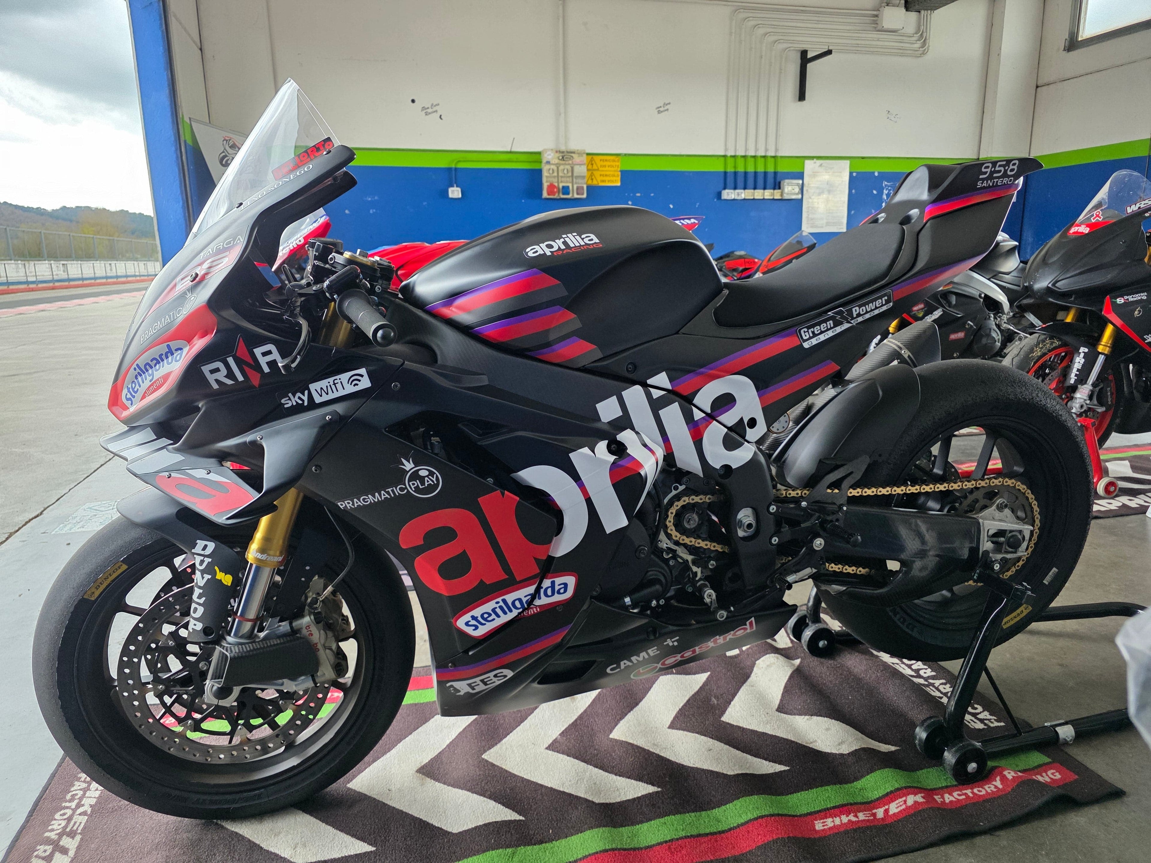 BMR SERVIZI E NOLEGGI SRLS Aprilia RSV4 MY25 - Max Biaggi Replica