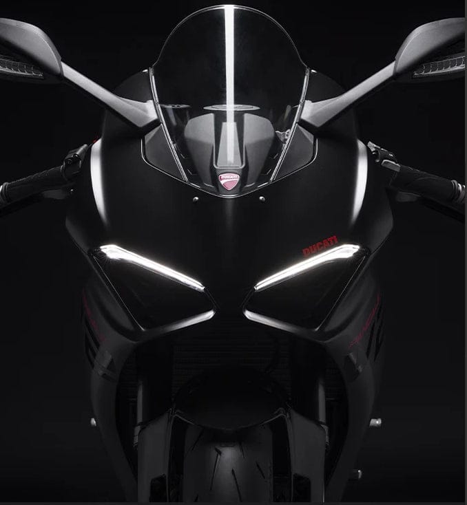 BMR SERVIZI E NOLEGGI SRLS DUCATI PANIGALE V2 2024 BLACK STANDARD Ducati Panigale V2 2024 Black – Noleggio Pista Elegante e Potente