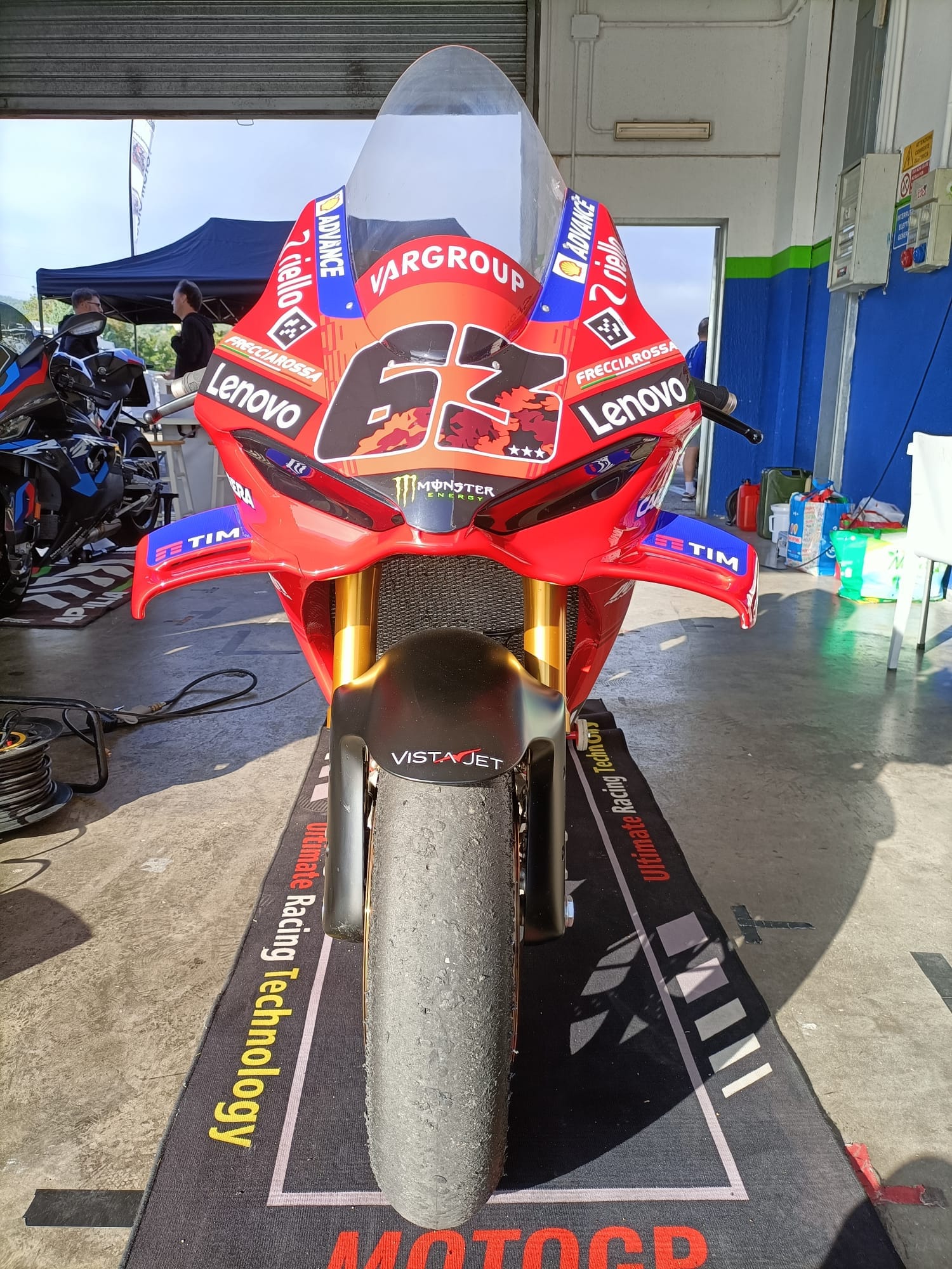 BMR SERVIZI E NOLEGGI SRLS DUCATI PANIGALE V4S Akrapovic 2025 MAGIONE 26/09/2025 Noleggio Ducati Panigale V4S 2025 Akrapovic Offerta 26 Settembre 2025 Magione