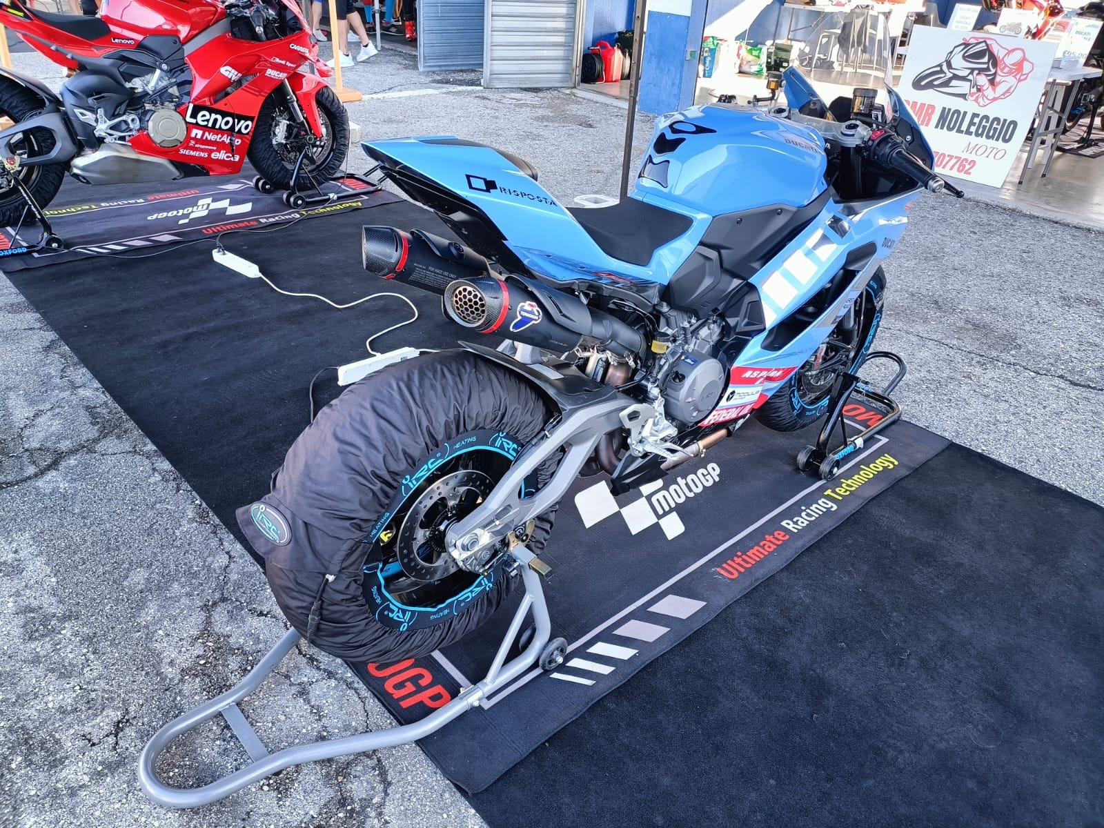 BMR SERVIZI E NOLEGGI SRLS VIVI MOTOGP PER UN GIORNO 3 Turni Ducati Panigale V2 - 2025 Vivi la Motogp per un Giorno Experience All Inclusive